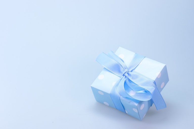 Unwrapping the Art of Gift Shopping and Wrapping